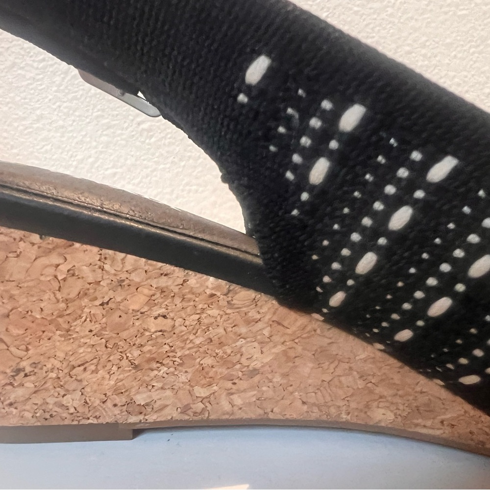 VIVAIA Tamia Almond Toe Slingback  Wedge Sandals in Black Crochet Size 8.5 (39) - Picture 6 of 8